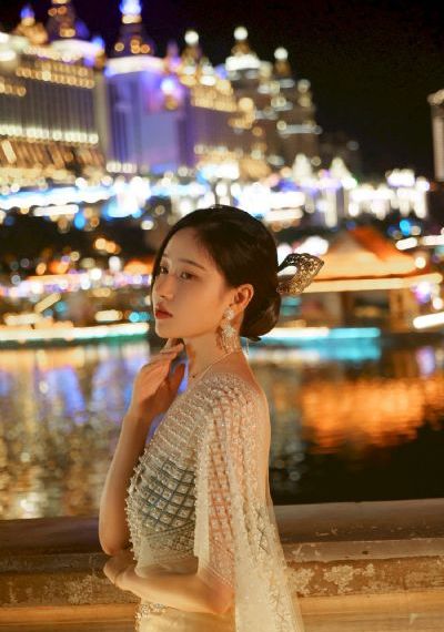 富婆对白放荡ⅩXX支在线视频_DVD免费观看最新
