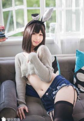 亚洲区自拍偷拍_720完整版观看